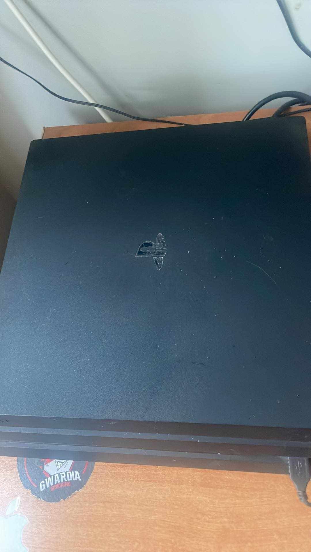 Ps4 + 2 pady + pedały, kierownica, skrzynia biegów