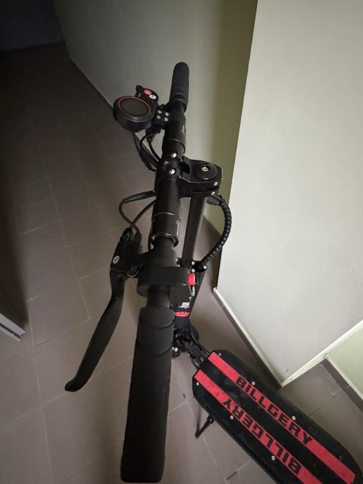 Електросамокат Billgery