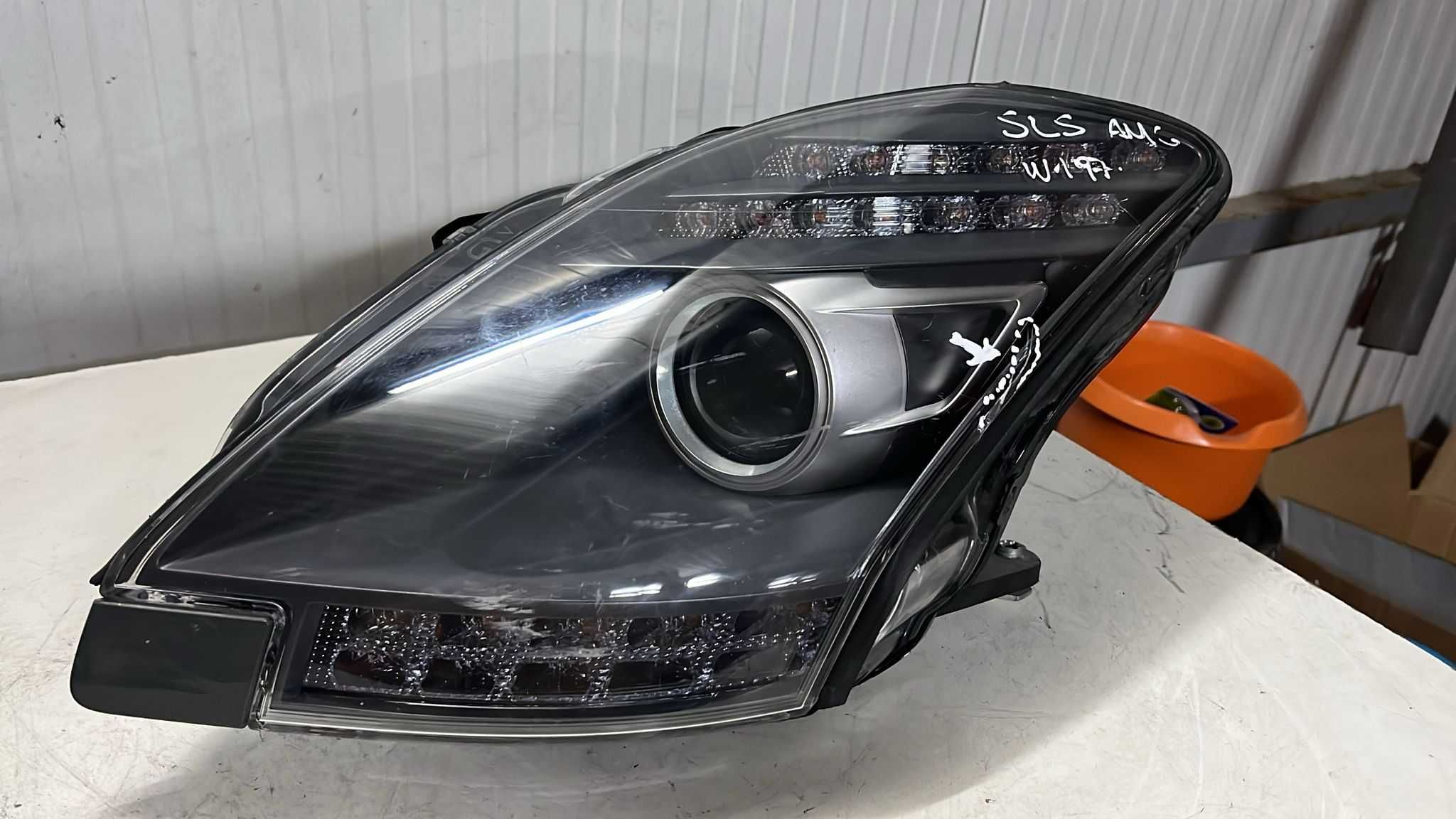 Farol Esquerdo MERCEDES SLS AMG 197 W197