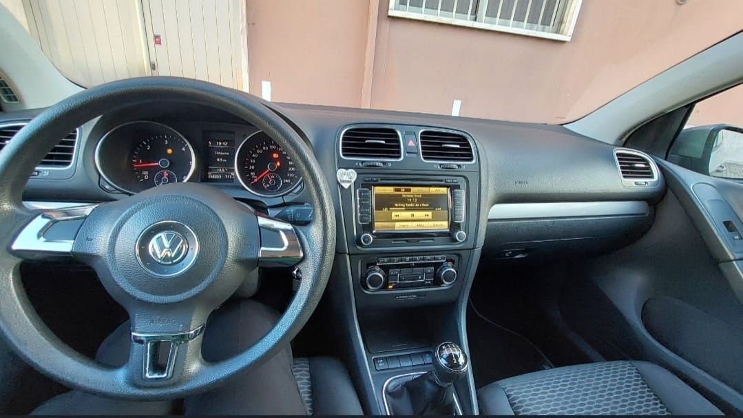 Volkswagen Golf VI