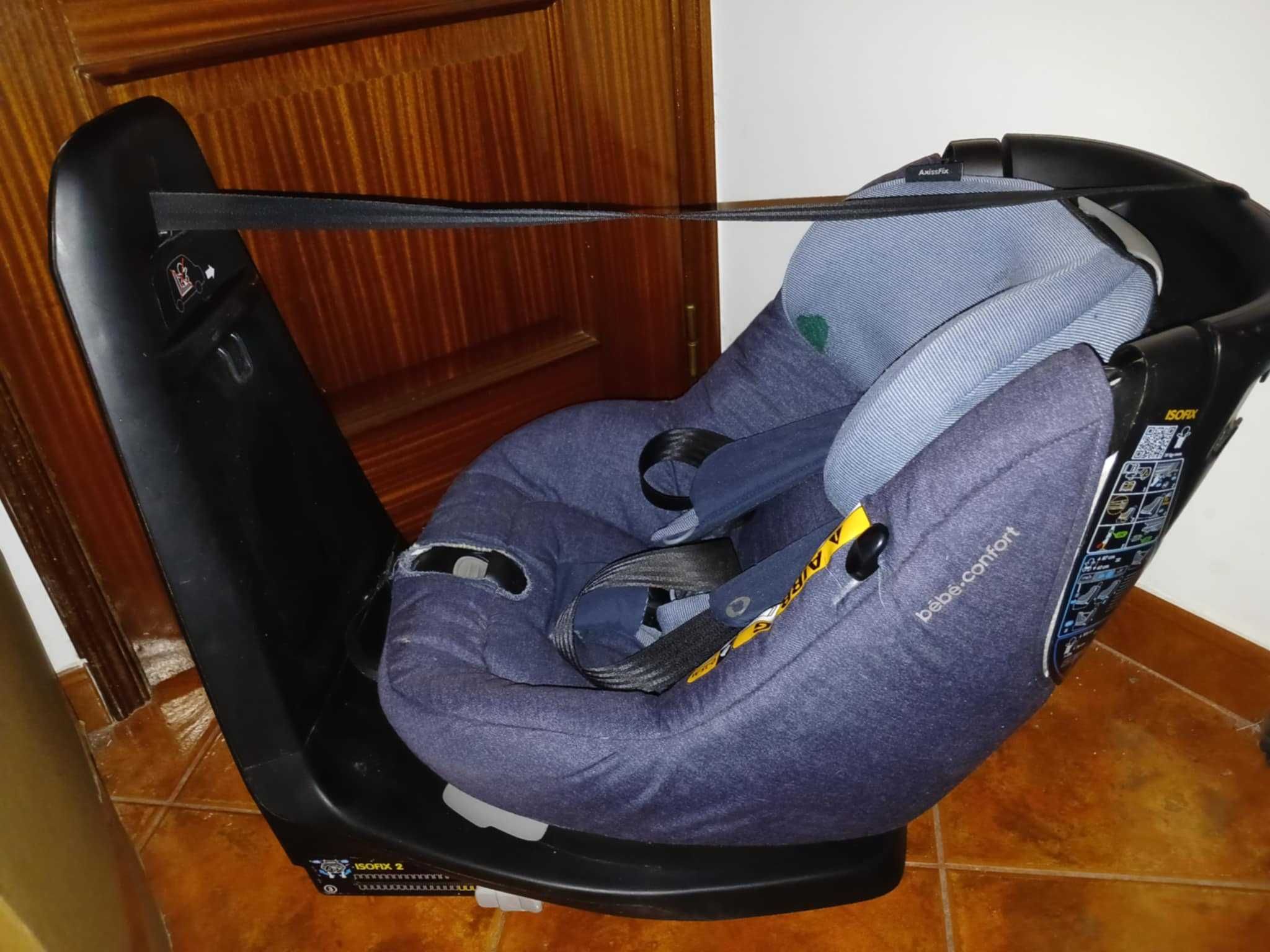 Cadeira auto rotativa Bebeconfort Axissfix com triplo de isofix