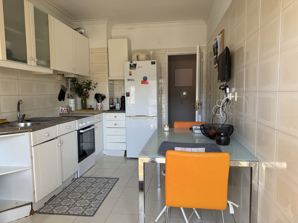 APARTAMENTO T2 REMODELADO 106 M2 ALMADA - PRAGAL