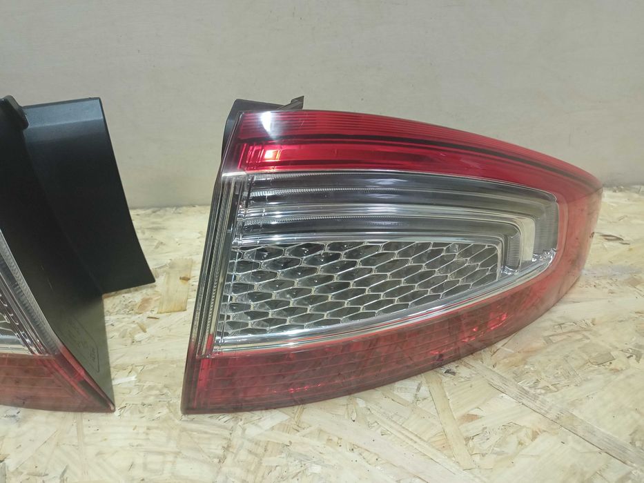 Ford Mondeo MK4 FL lift lampa prawa lewa hatchback tył tylna oryginał