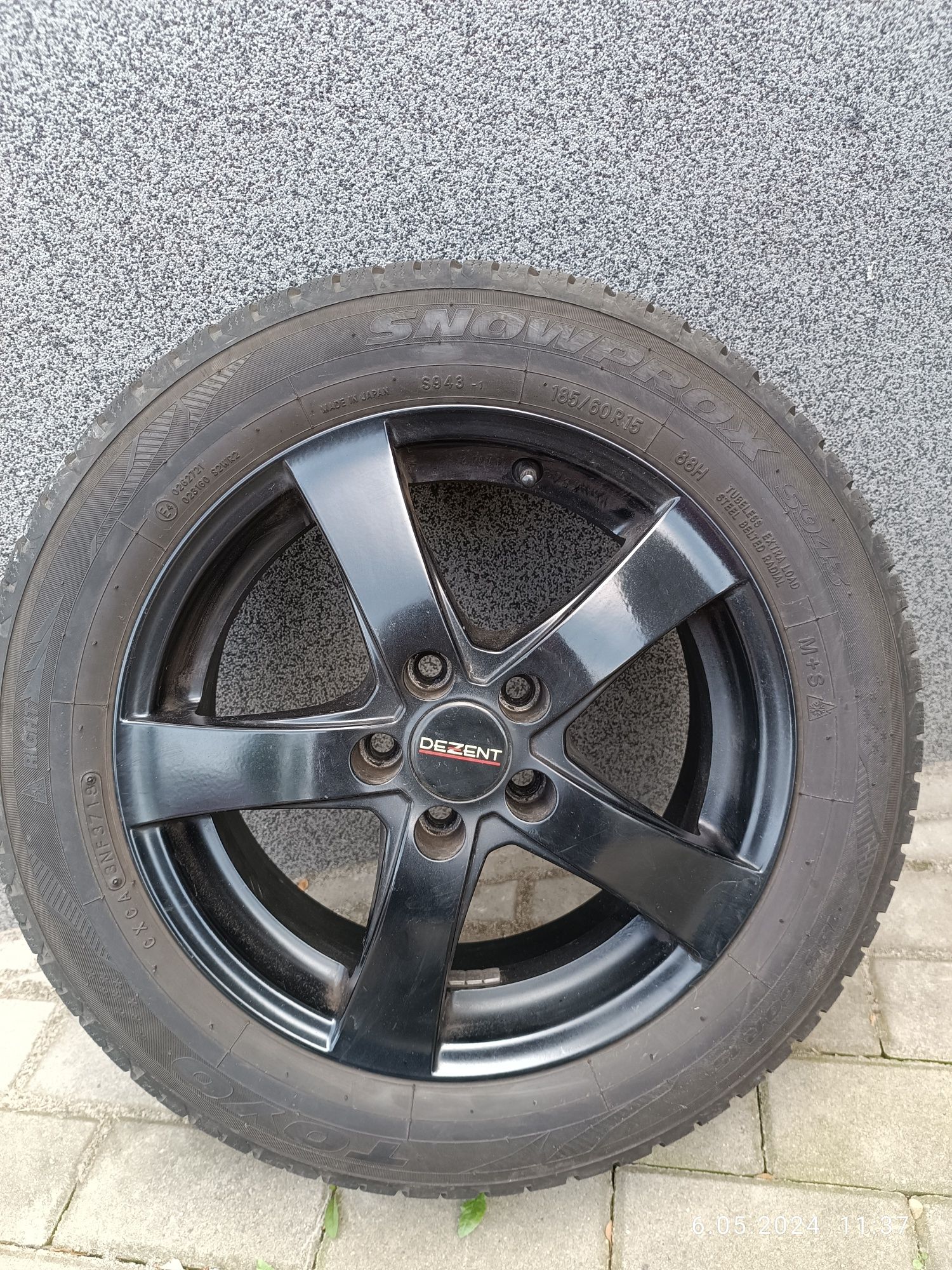 Kompletne koła 185/60R15 opony zimowe stan bardzo dobry