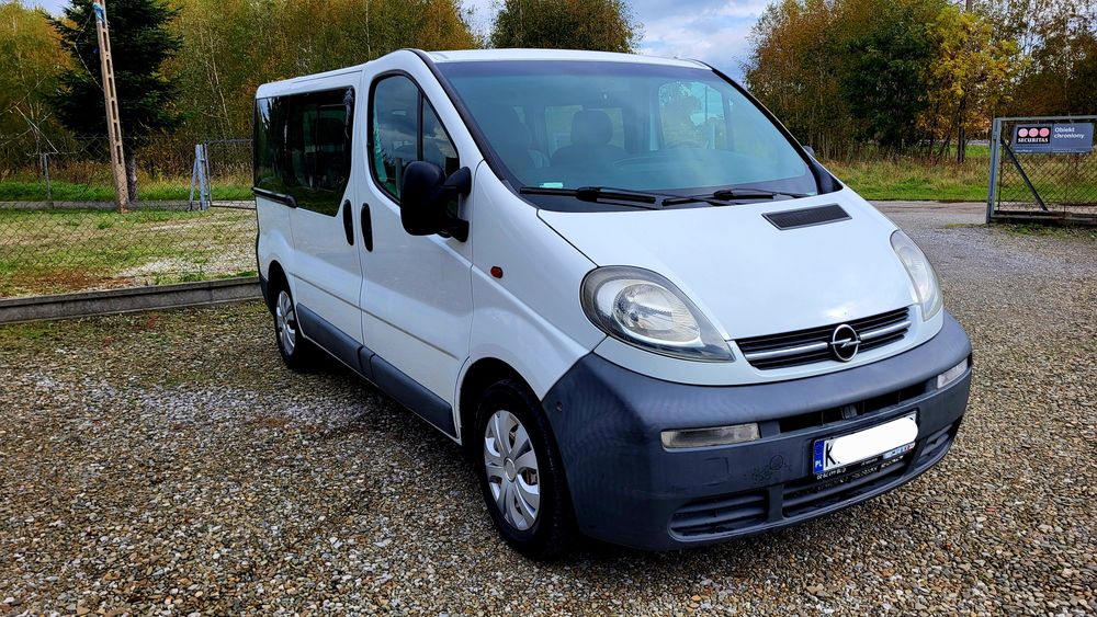 Opel Vivaro 1.9 diesel 9 osobowy.