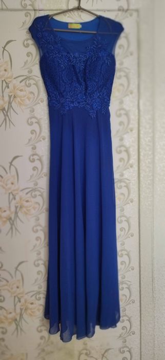 Вечірня сукня (розмір М)