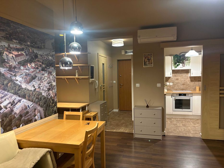 Klimatyzowany Loft /Studio z Home Office oraz Oddzielna Sypialnia .