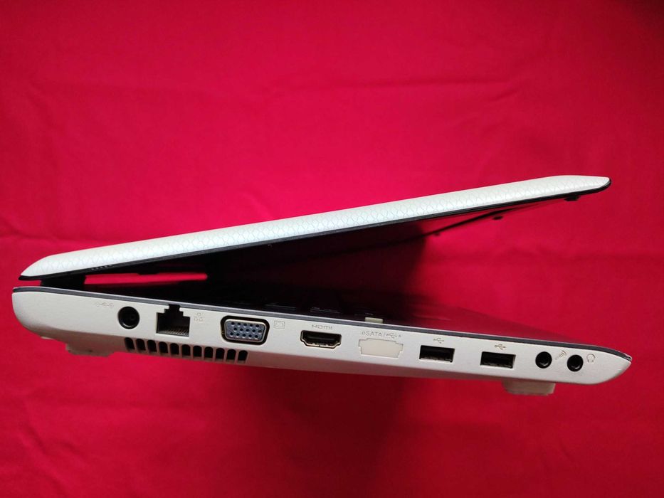 Samsung R428, 8Гб/HDD 320ГБ/nVIDIA/Windows 10