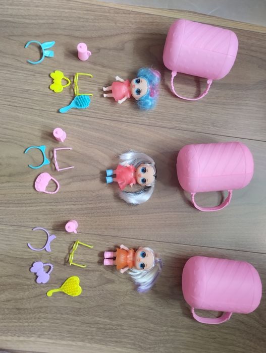 zestaw trzech laleczek