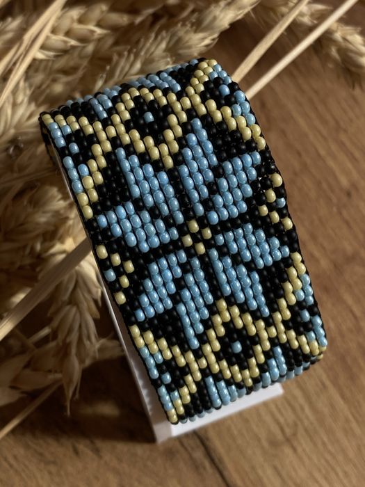 Браслет з бісеру