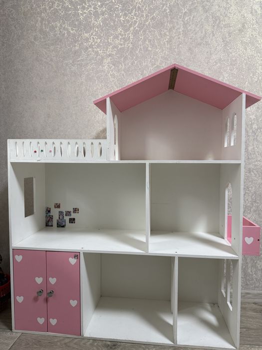 Дерев’яник кукольний домік