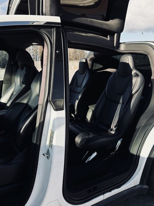 Tesla Model X 2020