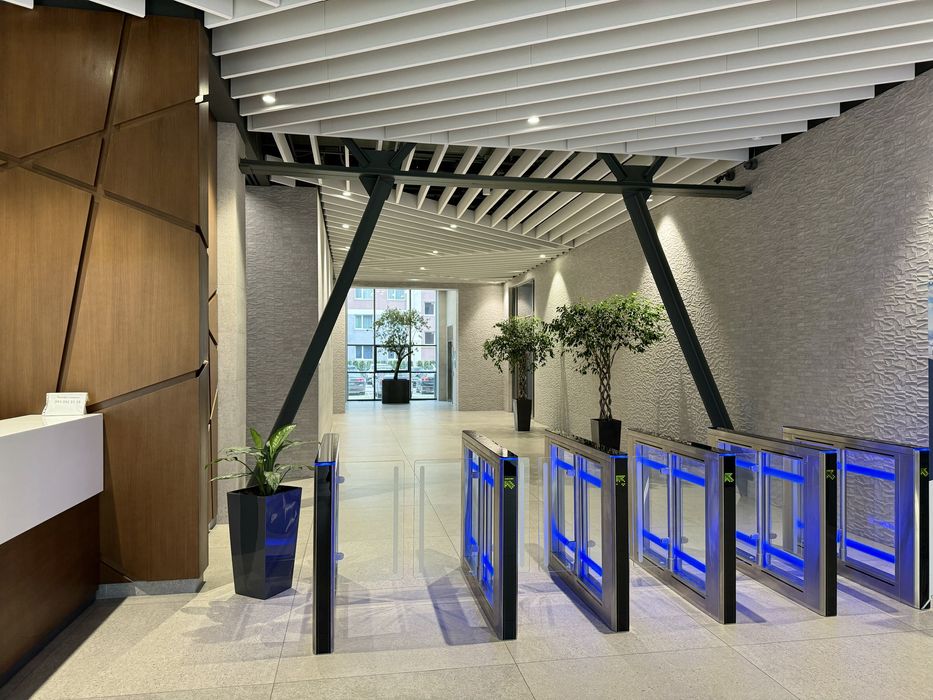 Новий, Сучасний ОФІС в БЦ, класу «А», на Угорській – 1 000 (м2)