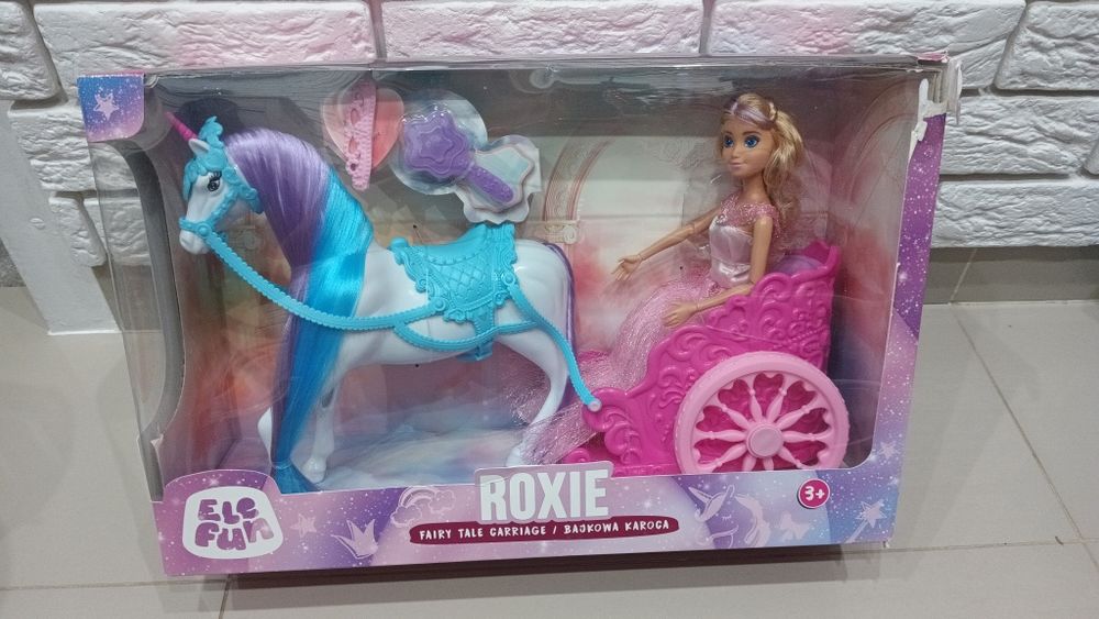 Nowa Lalka ROXIE karoca z jednorożcem akcesoria

Lalka Roxie stan