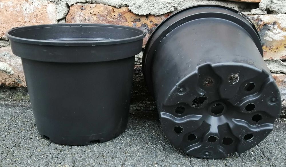 Doniczki produkcyjne 2 litry czarne 2L 16,5 cm PRZEMYSŁOWE