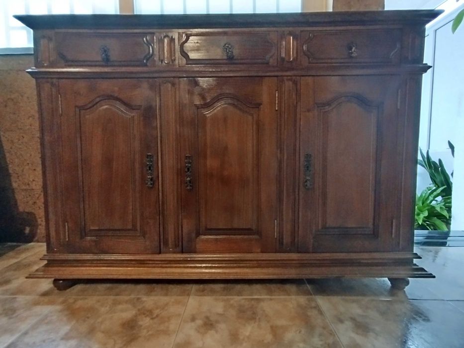 Movel em Madeira Maciça em óptimo estado