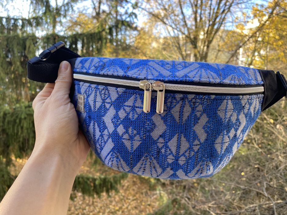 Nerka saszetka czarno niebieska ze skrawkiem Kenhuru