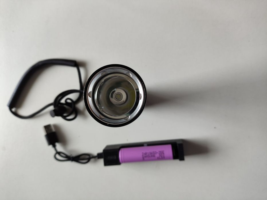 Lanterna para caça submarina, bateria Samsung 3450mAh e carregador