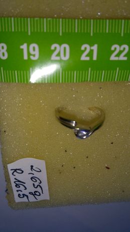 Pierścionek złoty z diamentami w cenie 2600 zł