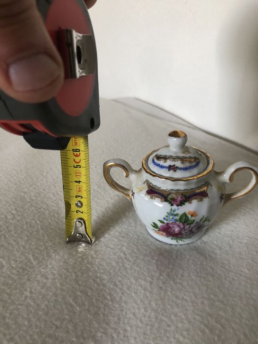 Miniaturas em louças