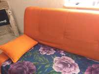 Sofa pomarańczowa