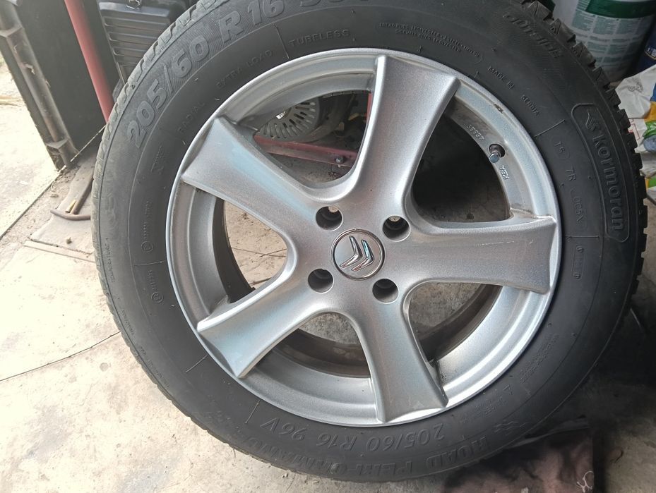 Witam mam na sprzedanie felgi od Citroena 4 x 108 et26