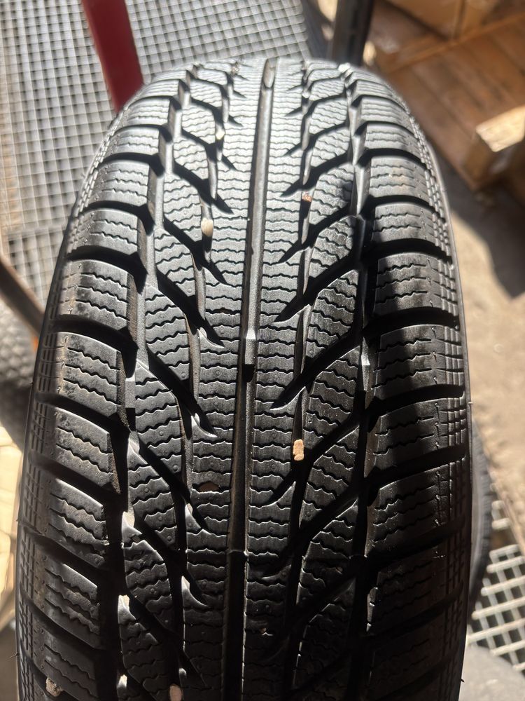 Komplet opon zimowych 185/65 R15 bdb stan