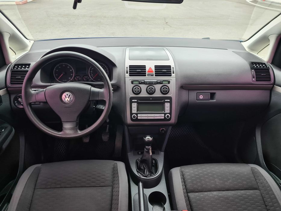 VW touran 1.6 mpi +газ добрий стан