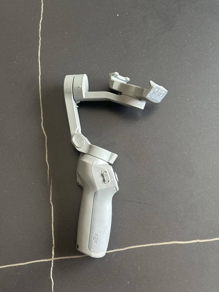 Продам стабілізатор DJI Osmo Mobile 3