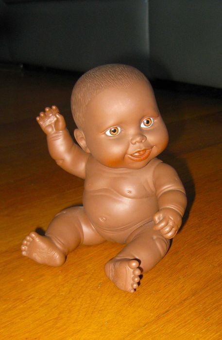 Boneca de Borracha Pretinha com Olhos Doces