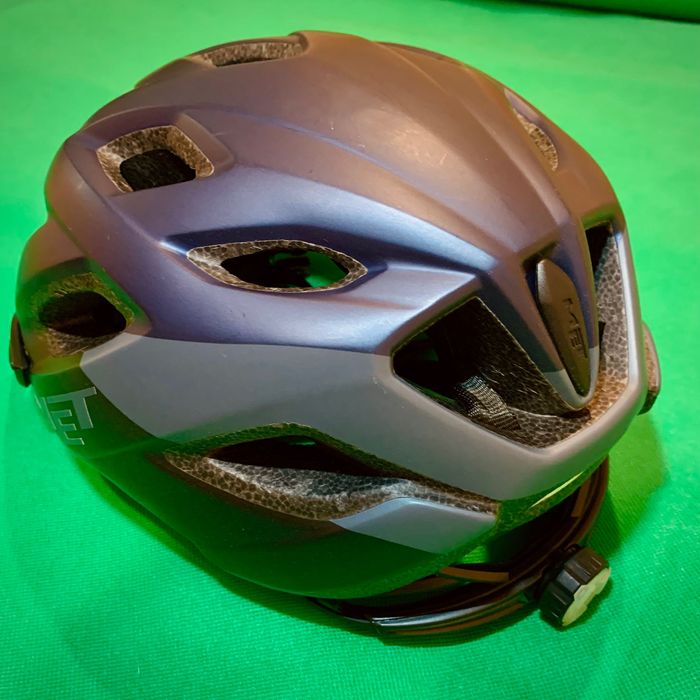 велосипедний шолом MET Crossover Active