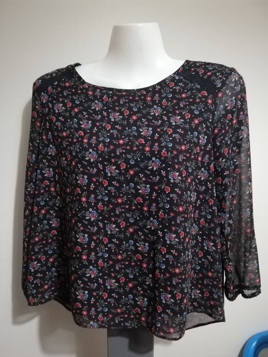 Blusa Camisola Manga Comprida

Com forro preto por dentro
C&A Clockhou