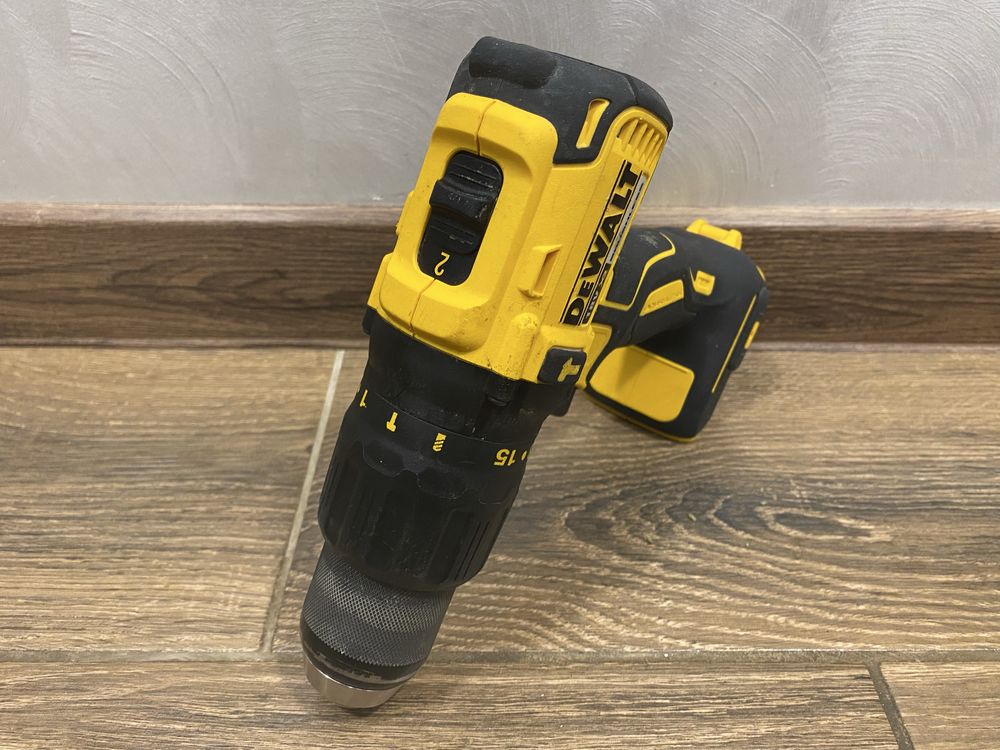 Шуруповерт DeWalt DCD778