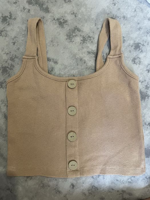 Топ. Розмір xs. Бежевий колір