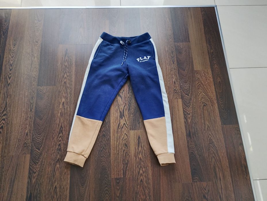 Spodnie dresowe dla chłopca 128 134 Okaidi