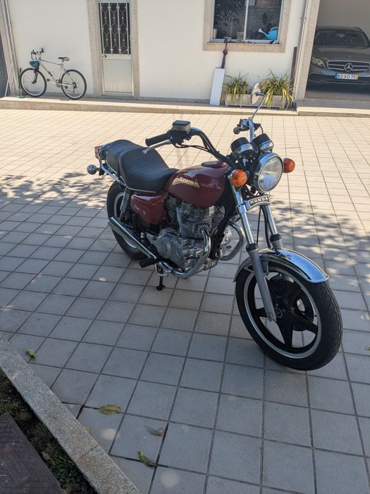 Honda cm 400 t 1981 (avariada)