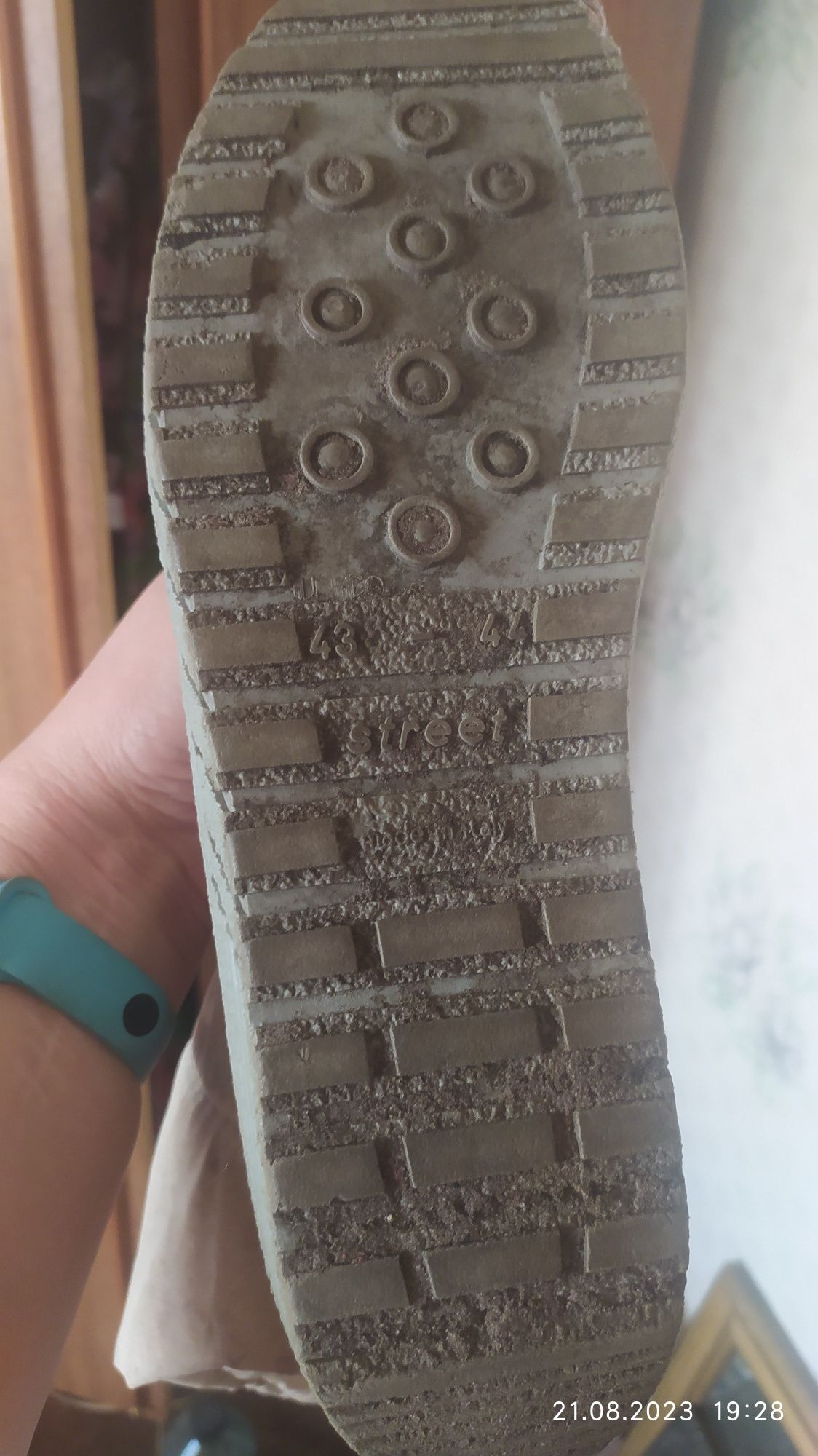 Продаются сапоги женские