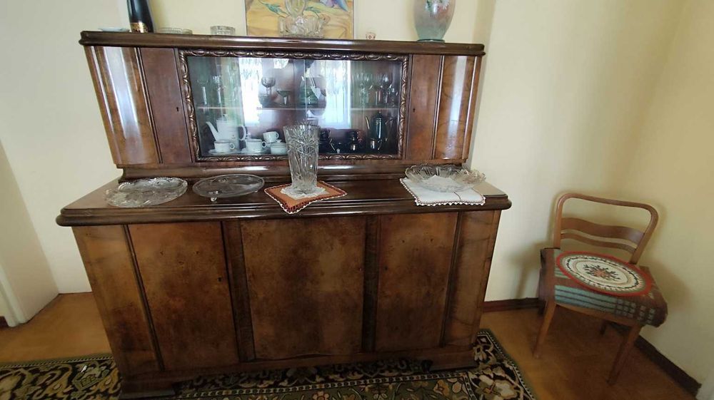 Kredens antyczny, fornir, zdobienia – Opole