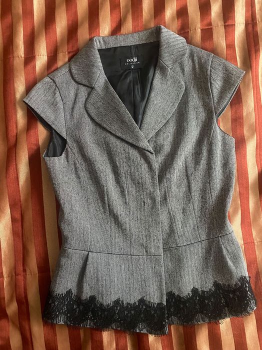 Жіночий костюм піджак + спідниця.