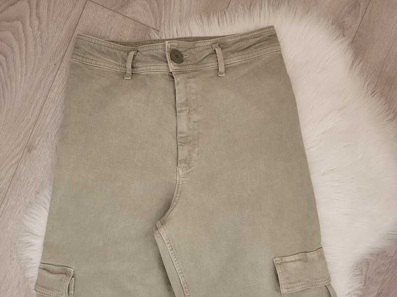 Khaki spodnie dżinsowe cargo / dżinsy z wysokim stanem, Zara 40 (L)