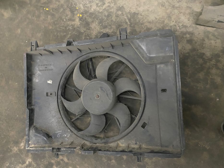 Вентилятор охолодження мерседес Е210 лупатий очкарик 2.0 бензин