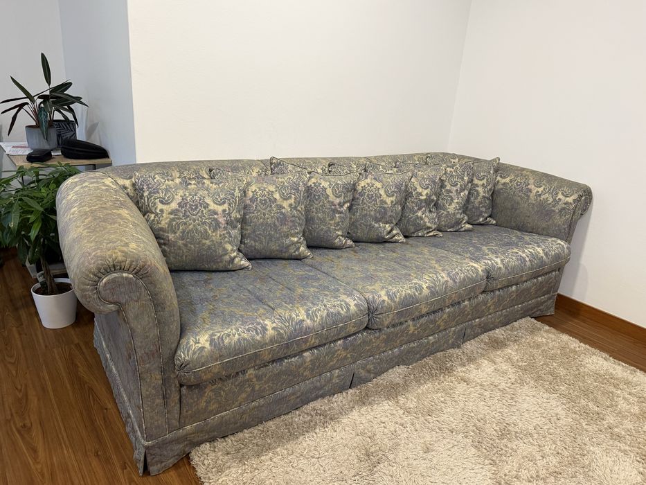 Sofá vintage em bom estado