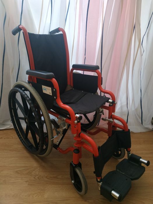 Коляска кресло инвалидное складывается для детей/подростков