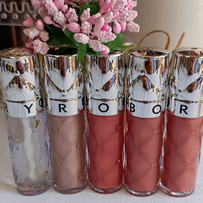 Блески для губ в нюдовых тонах