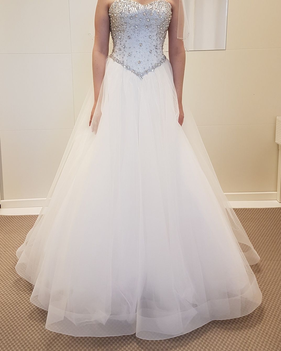 Suknia ślubna księżniczka model Stones+Biżuteria,dodatki