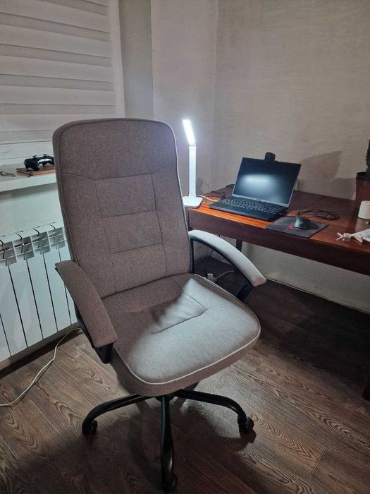 Продам нове офісне крісло SKODSBORG