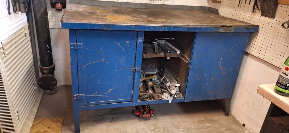 Stół warsztatowy stalowy falbanek