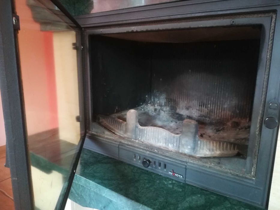 Wkład kominkowy Invicta.