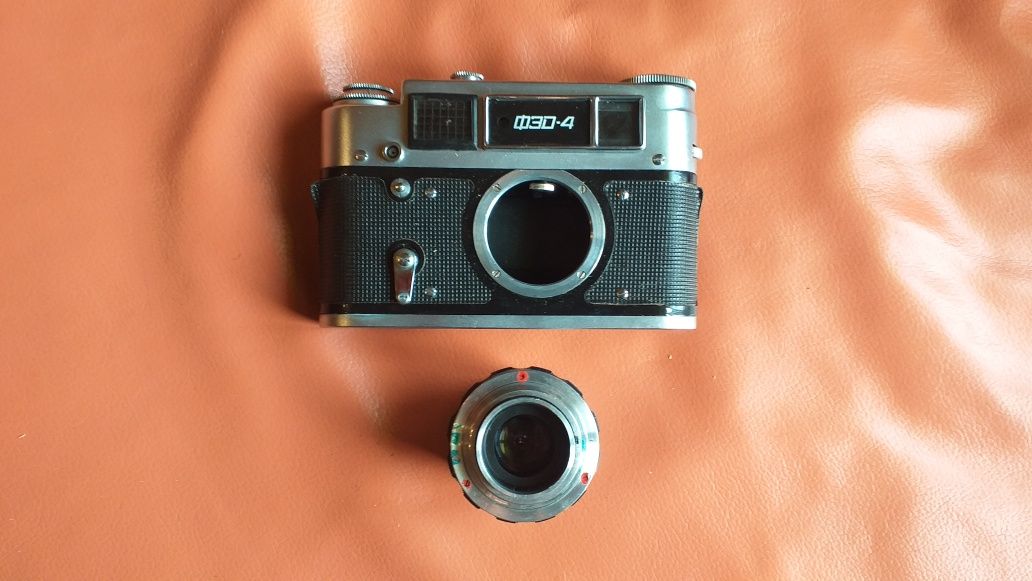 Zabytkowy stary aparat fotograficzny Fed 4