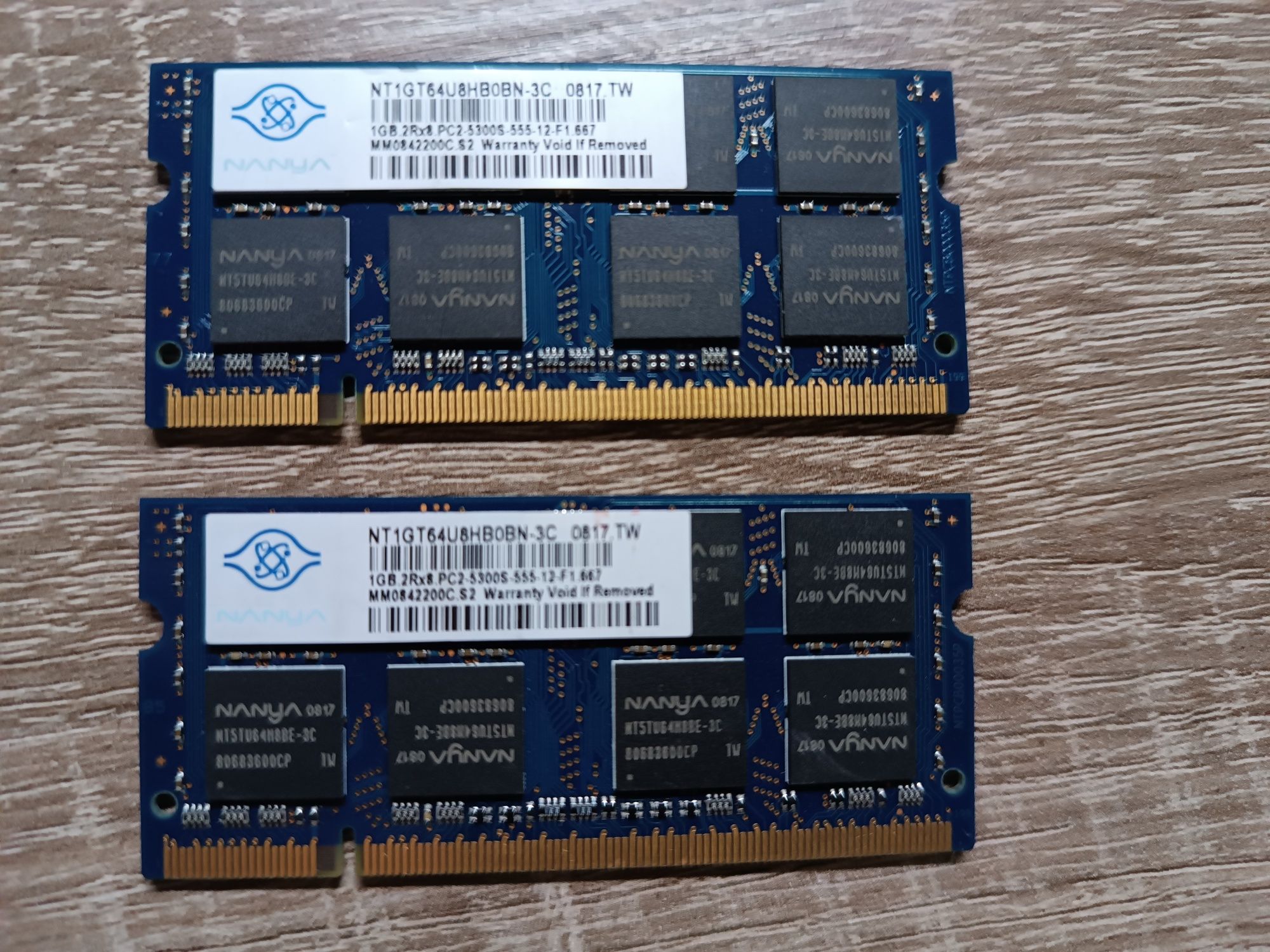 Память для ноутбуков SoDIMM DDR2 1Gb PC2-5300 пара